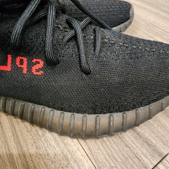 adidas Yeezy Boost 350 V2 Bred (CP9652)  Men's Size 11  Used, Great  Conditio